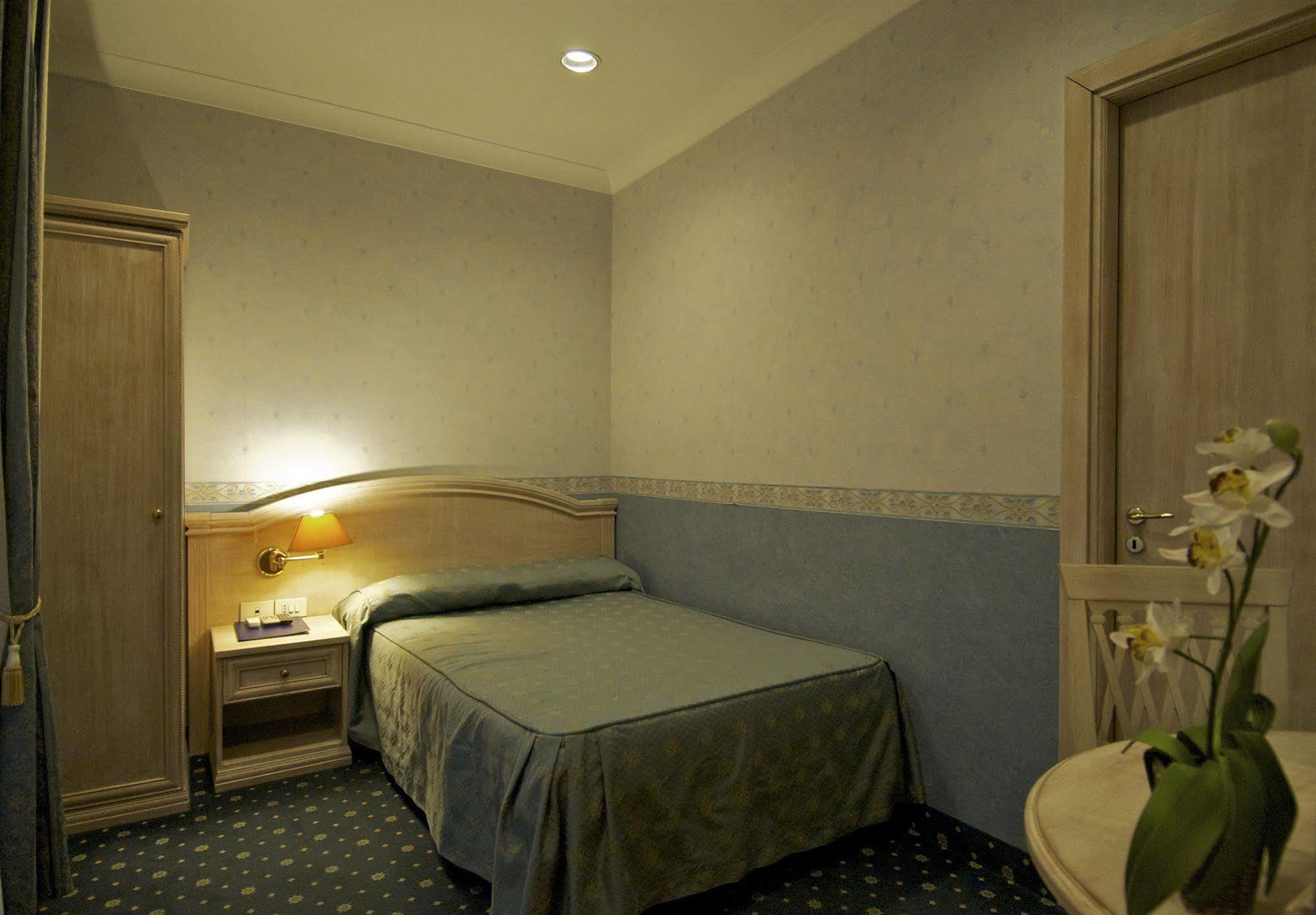 Bed and Breakfast Piccolo Imperiale Rzym Zewnętrze zdjęcie